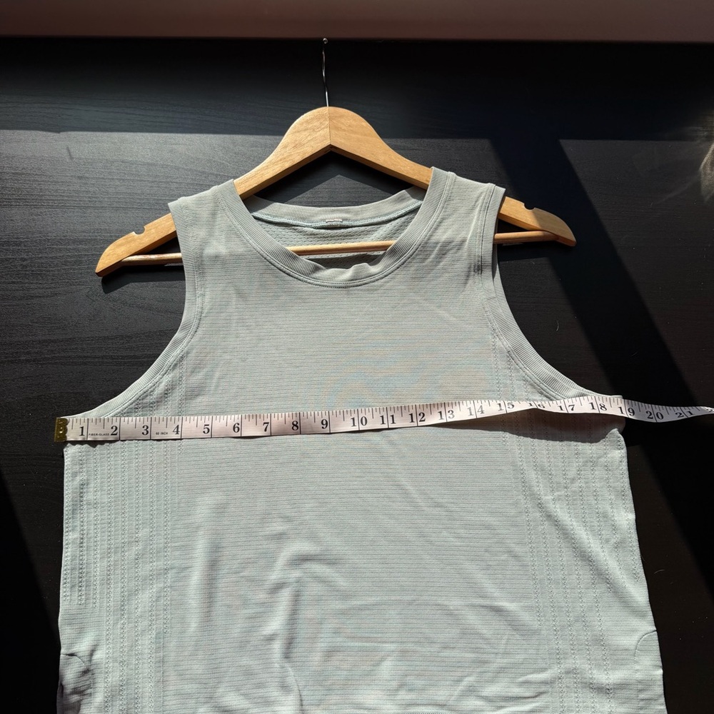 Lululemon Athletica Silver Blue Train to Be Tank Top size Medium Athletic EUC - Picture 9 of 10
